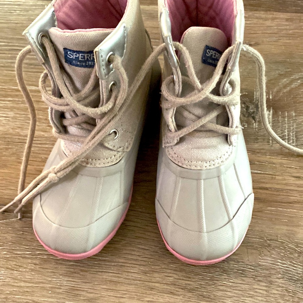 SPERRY girls boots.